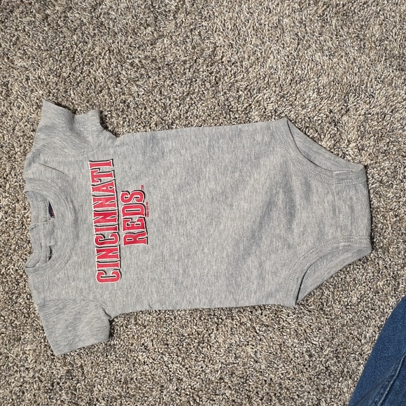 Cincinnati Reds Assorted Onesies - Picture 5 of 12